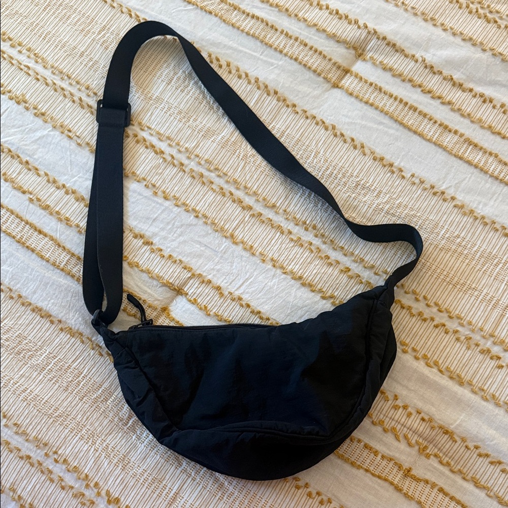 Black Crossbody Sling Bag - Uniqlo